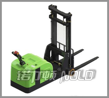 平衡重叉式電動堆垛車